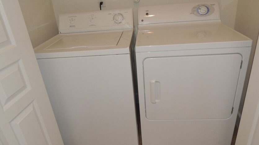 16733 NE Halsey St. - Portland - Oregon - 3 bed, 2.5 bath rental property