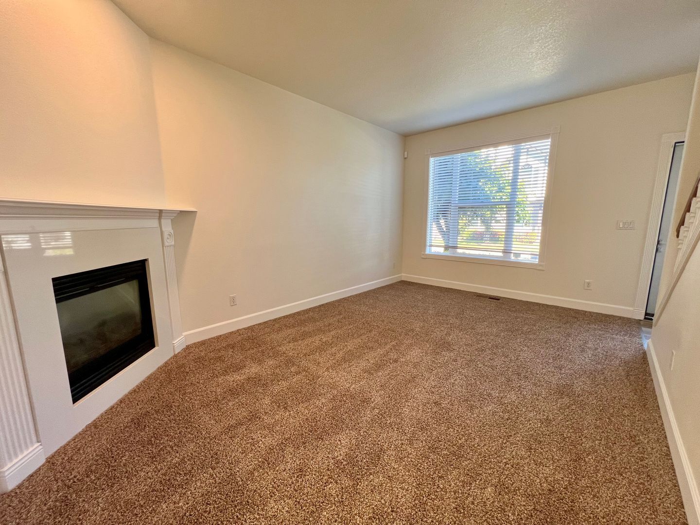 16733 NE Halsey St. - Portland - Oregon - 3 bed, 2.5 bath rental property