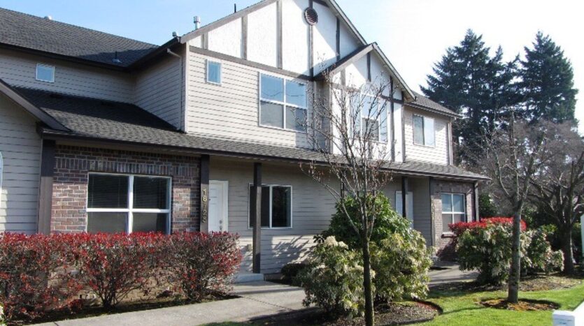 16733 NE Halsey St. - Portland - Oregon - 3 bed, 2.5 bath rental property