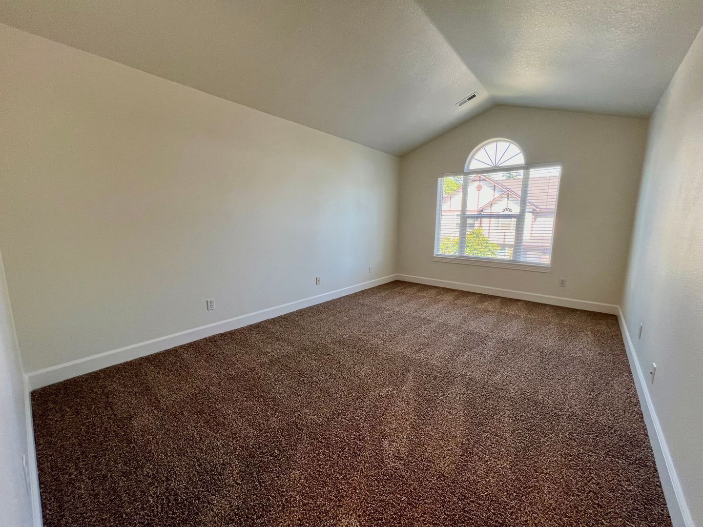 16733 NE Halsey St. - Portland - Oregon - 3 bed, 2.5 bath rental property