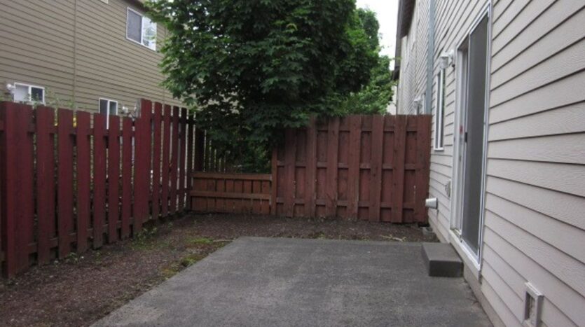 16733 NE Halsey St. - Portland - Oregon - 3 bed, 2.5 bath rental property