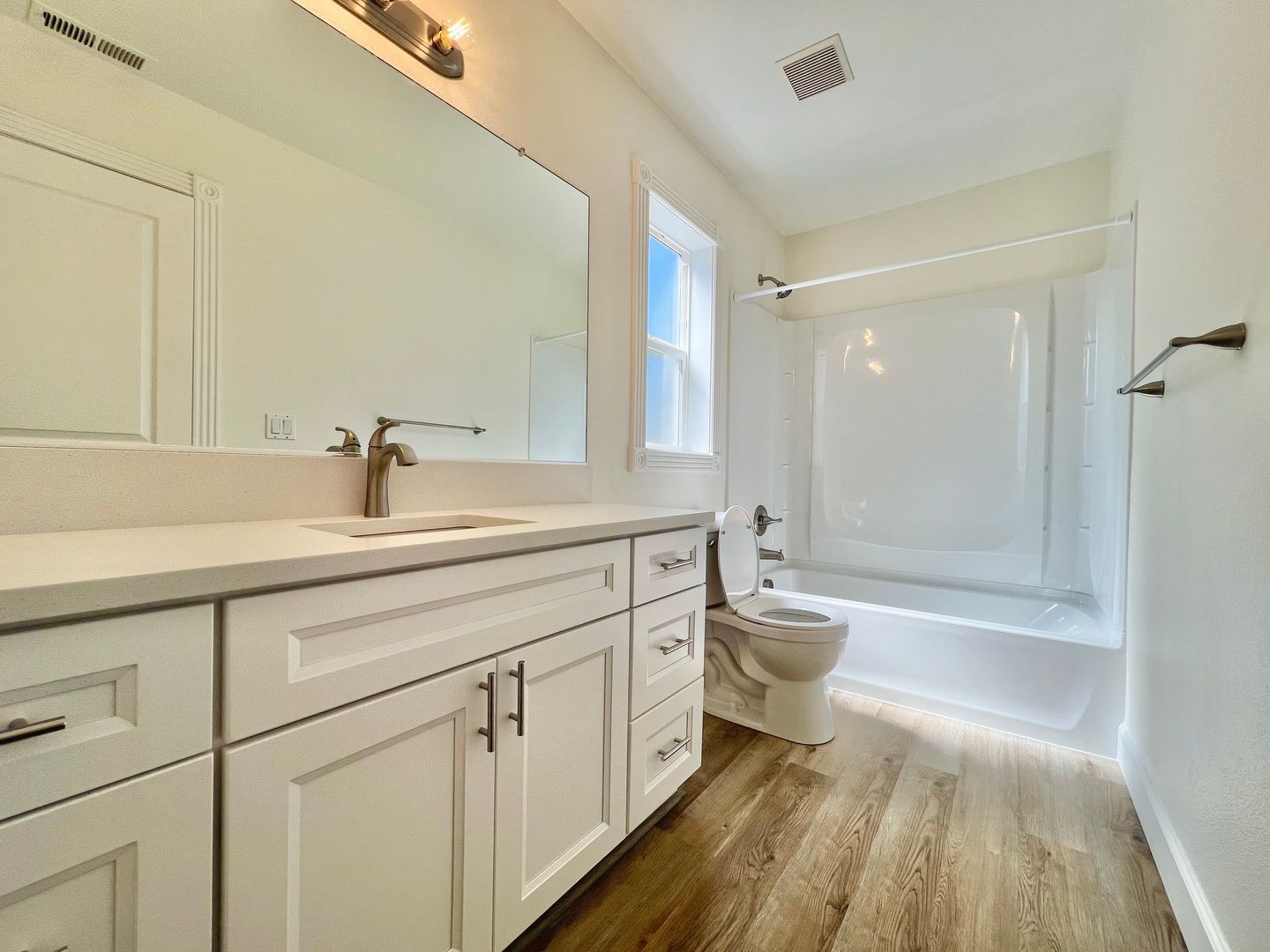 16733 NE Halsey St. - Portland - Oregon - 3 bed, 2.5 bath rental property