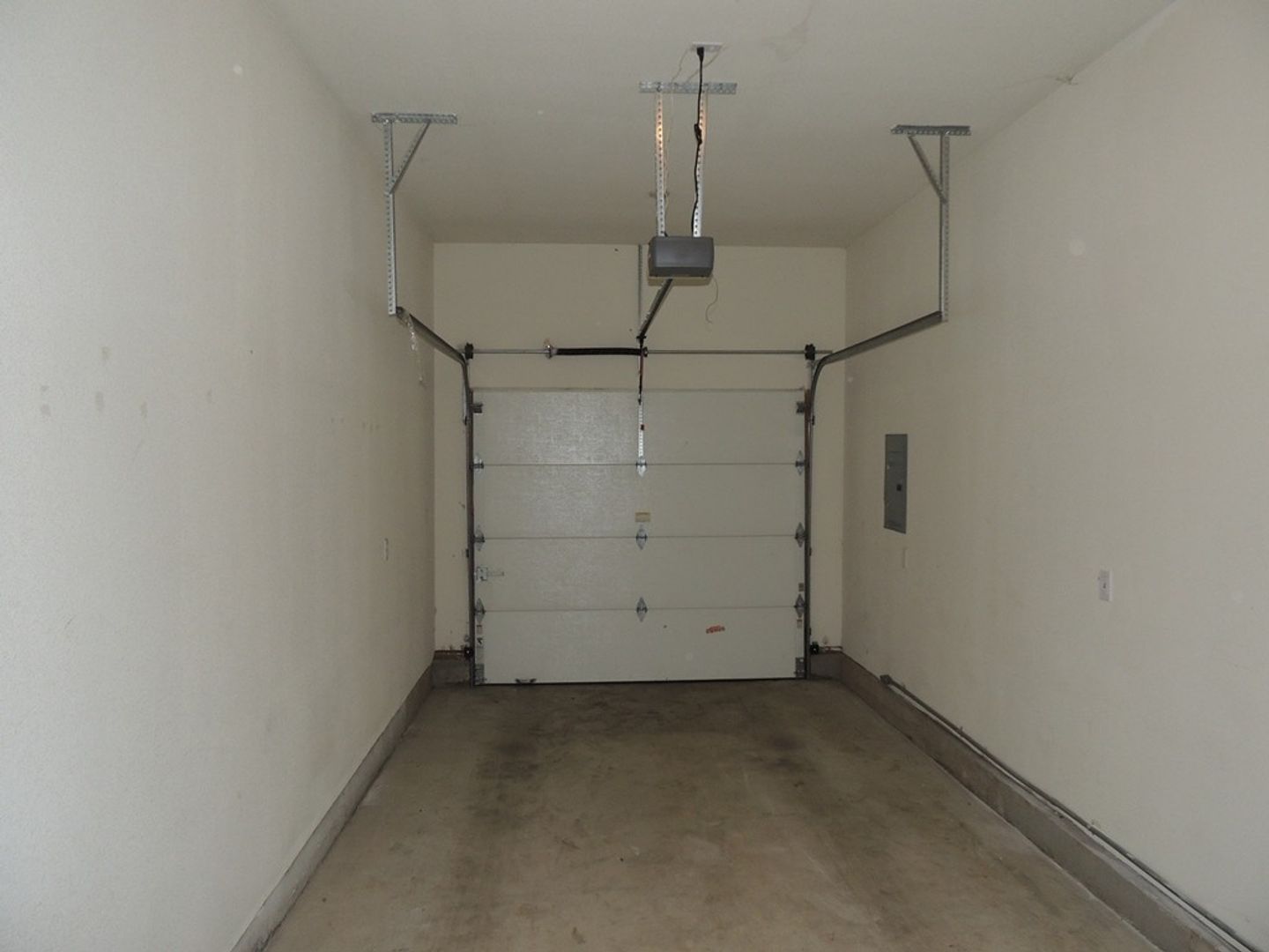 16733 NE Halsey St. - Portland - Oregon - 3 bed, 2.5 bath rental property