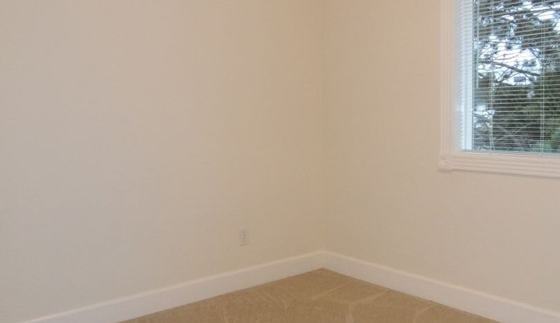 16733 NE Halsey St. - Portland - Oregon - 3 bed, 2.5 bath rental property