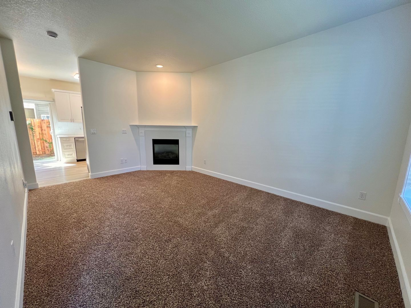 16733 NE Halsey St. - Portland - Oregon - 3 bed, 2.5 bath rental property