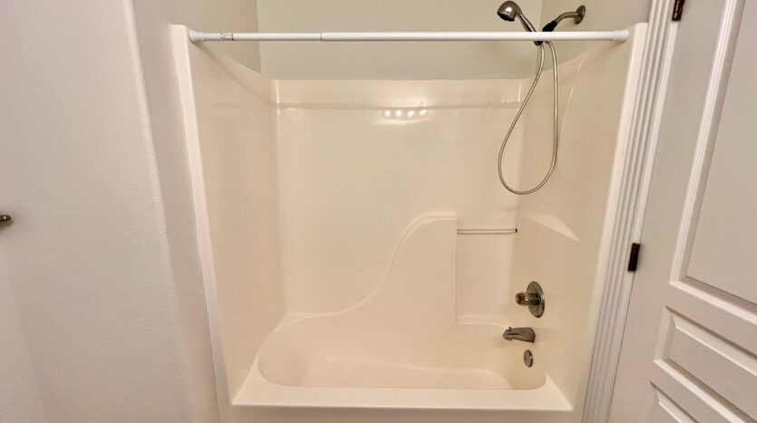 16733 NE Halsey St. - Portland - Oregon - 3 bed, 2.5 bath rental property