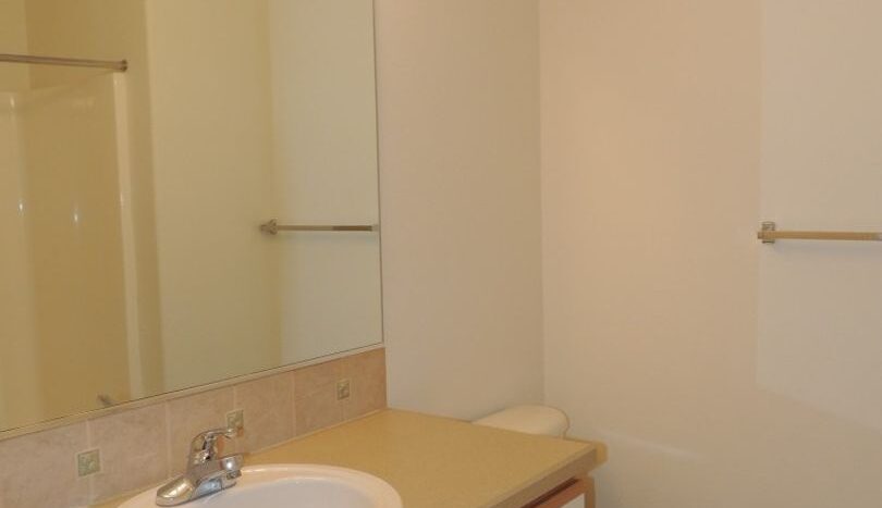 16733 NE Halsey St. - Portland - Oregon - 3 bed, 2.5 bath rental property