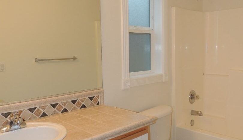 16733 NE Halsey St. - Portland - Oregon - 3 bed, 2.5 bath rental property