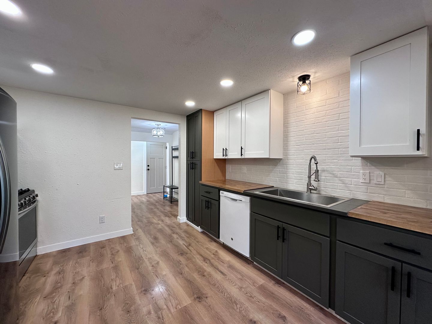 18930 SW Wildcat Ln - Beaverton - Oregon - 3 bed, 2 bath rental property