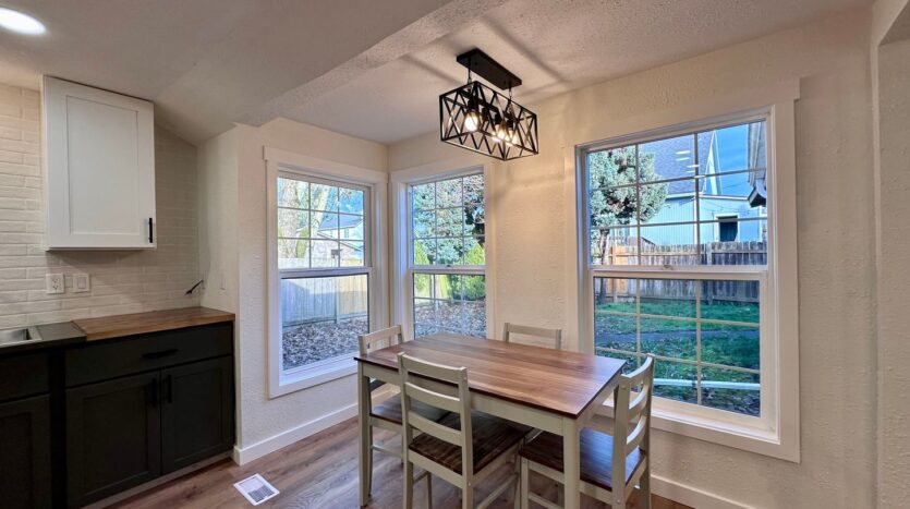 18930 SW Wildcat Ln - Beaverton - Oregon - 3 bed, 2 bath rental property