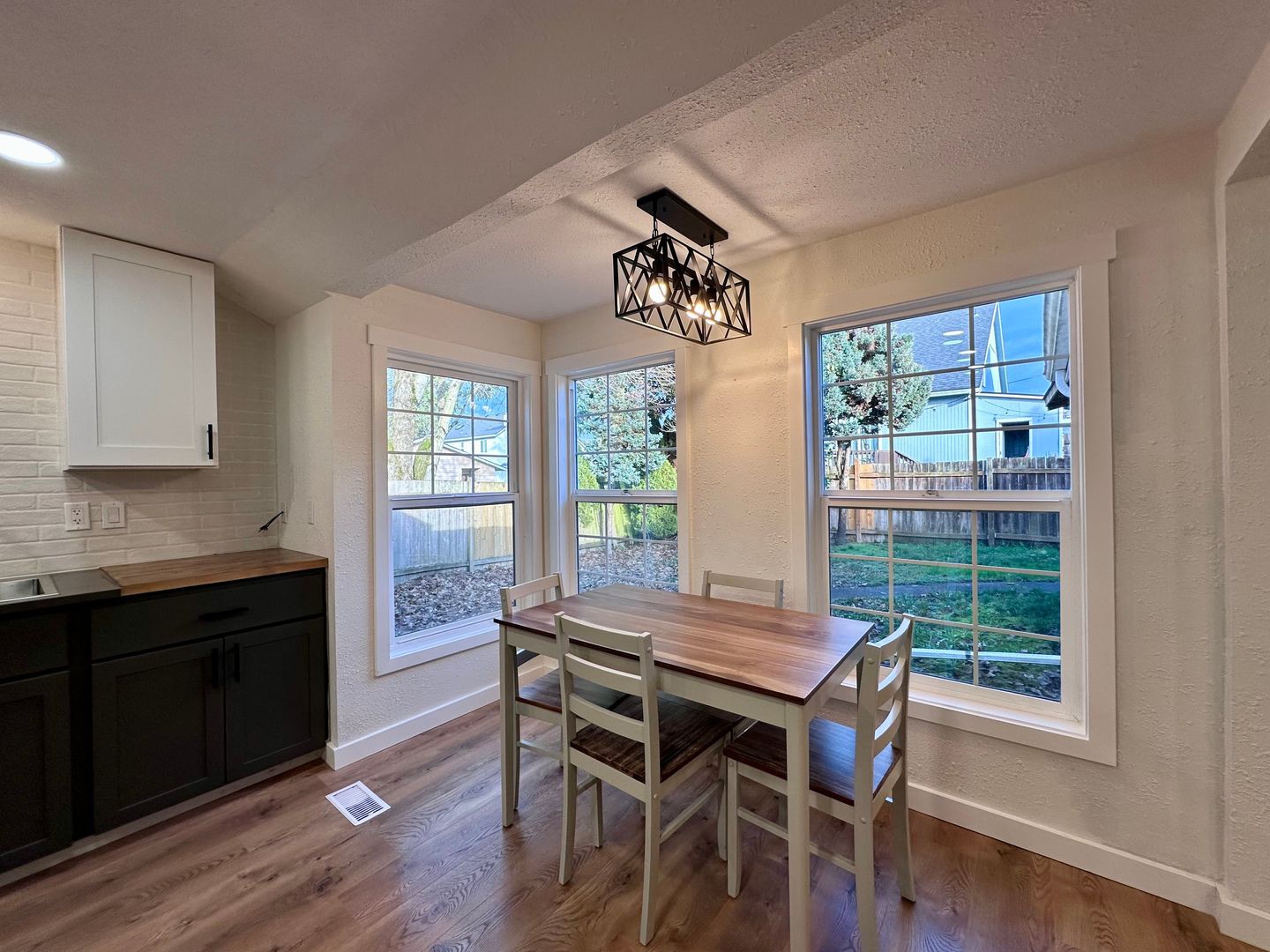 18930 SW Wildcat Ln - Beaverton - Oregon - 3 bed, 2 bath rental property