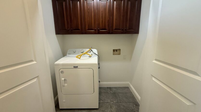 190 Lake Drive - Lemoore - California - 2 bed, 2 bath rental property