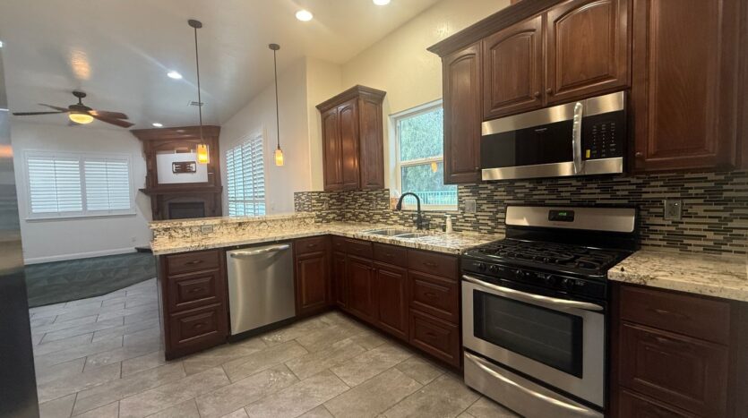 190 Lake Drive - Lemoore - California - 2 bed, 2 bath rental property