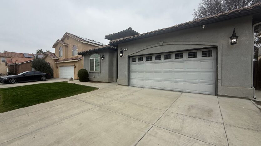 190 Lake Drive - Lemoore - California - 2 bed, 2 bath rental property