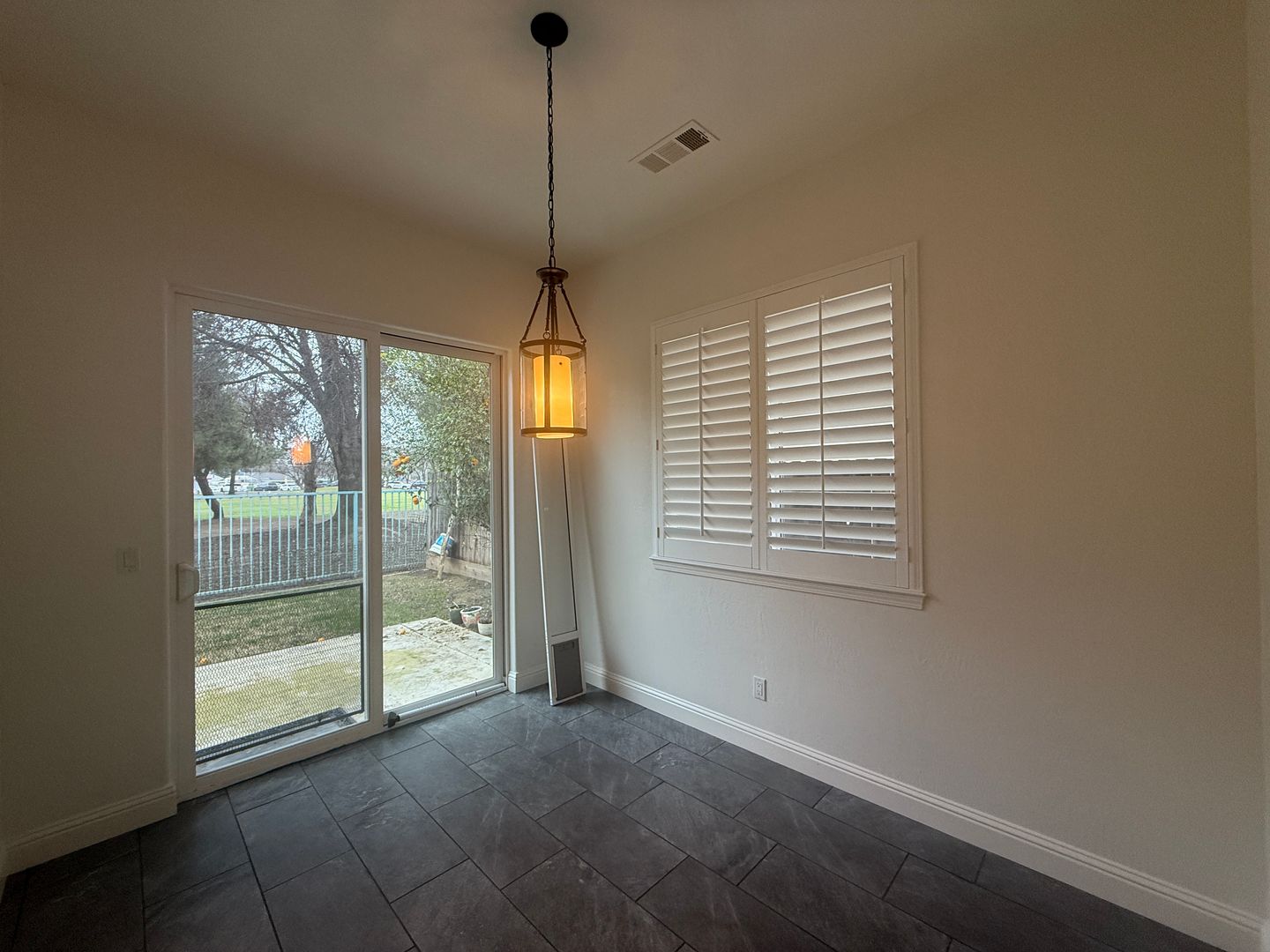 190 Lake Drive - Lemoore - California - 2 bed, 2 bath rental property