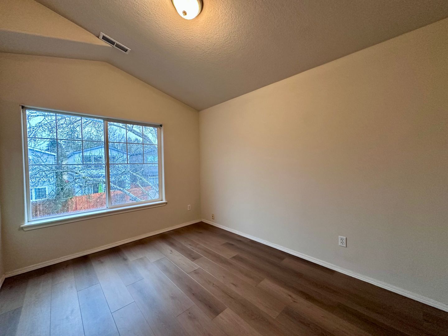 19135 SW Fernshire Ln - Aloha - Oregon - 3 bed, 3 bath rental property