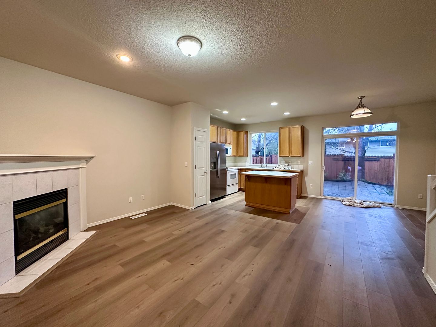 19135 SW Fernshire Ln - Aloha - Oregon - 3 bed, 3 bath rental property