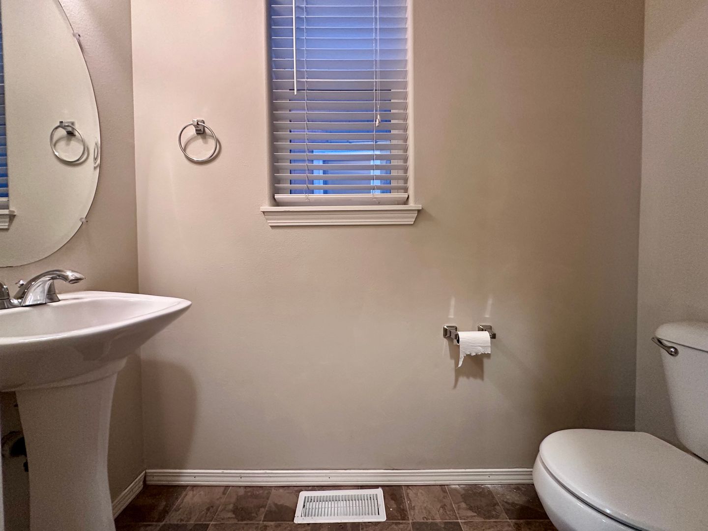 19135 SW Fernshire Ln - Aloha - Oregon - 3 bed, 3 bath rental property