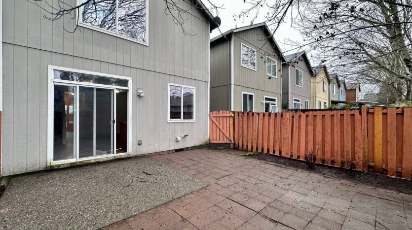 19135 SW Fernshire Ln - Aloha - Oregon - 3 bed, 3 bath rental property