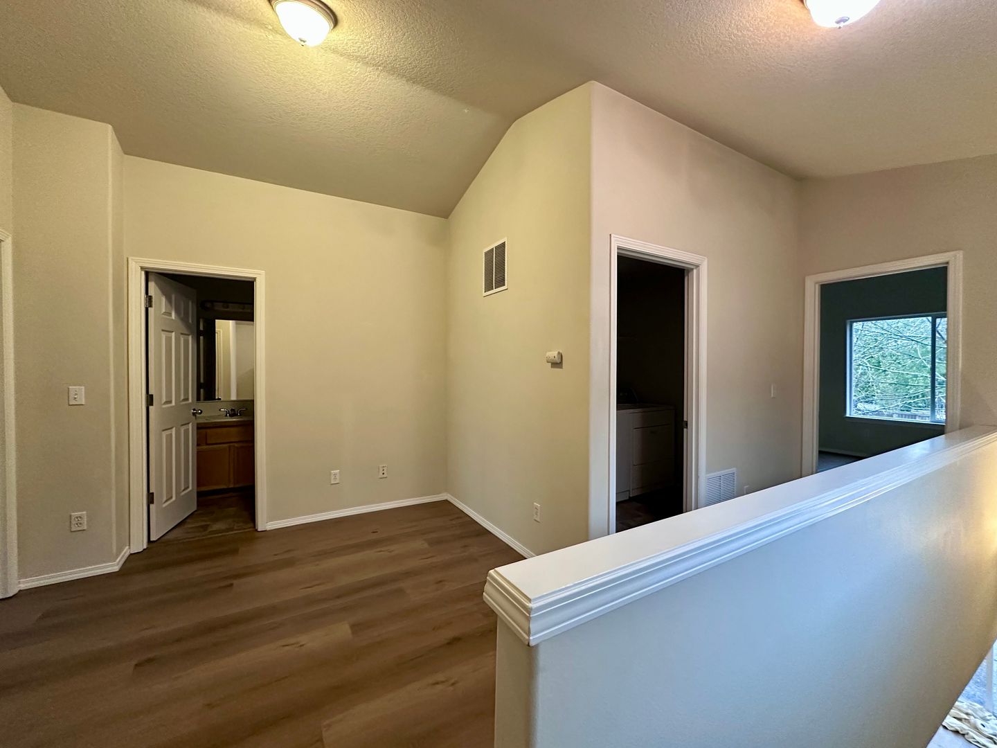 19135 SW Fernshire Ln - Aloha - Oregon - 3 bed, 3 bath rental property