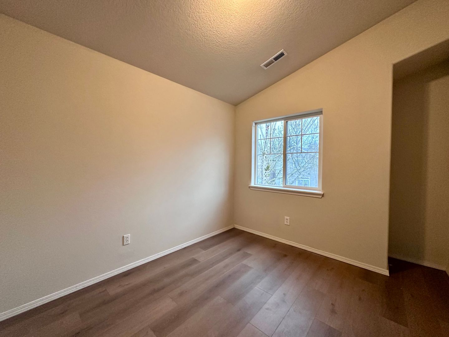 19135 SW Fernshire Ln - Aloha - Oregon - 3 bed, 3 bath rental property