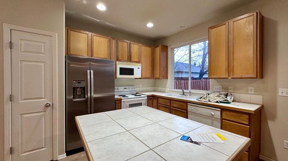 19135 SW Fernshire Ln - Aloha - Oregon - 3 bed, 3 bath rental property