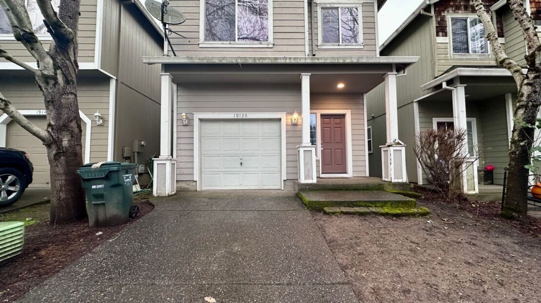 19135 SW Fernshire Ln - Aloha - Oregon - 3 bed, 3 bath rental property
