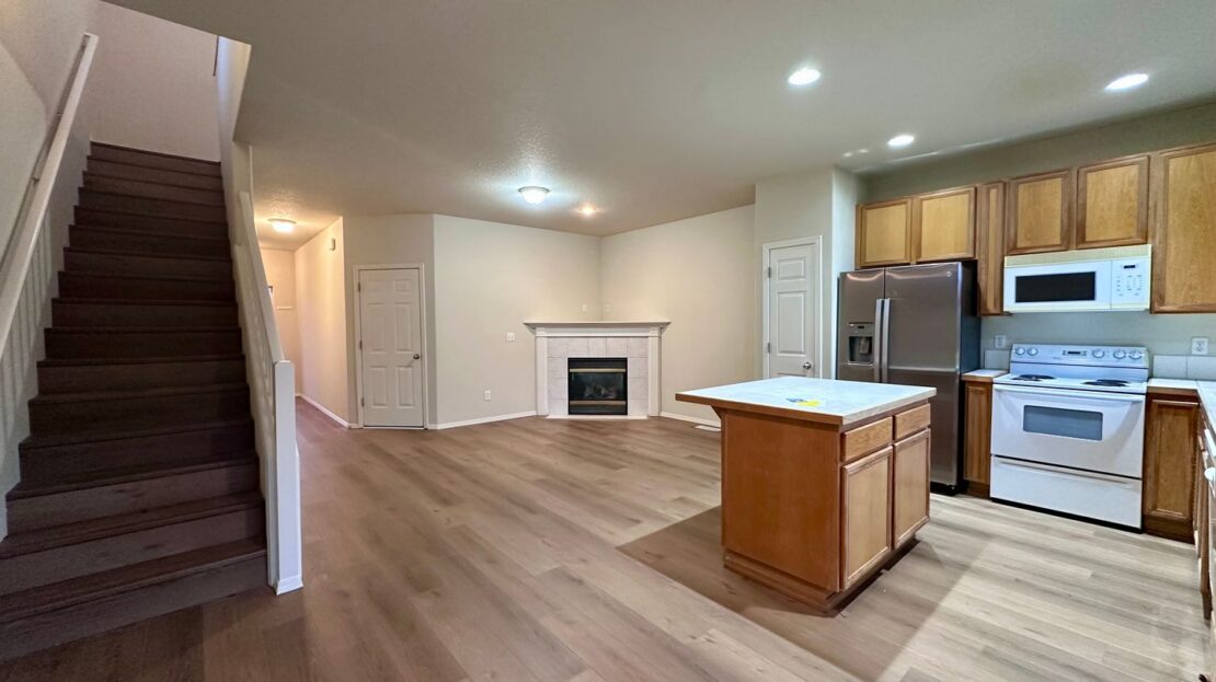 19135 SW Fernshire Ln - Aloha - Oregon - 3 bed, 3 bath rental property