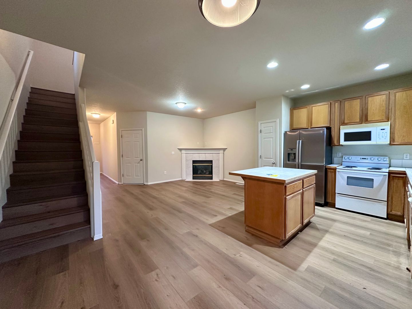 19135 SW Fernshire Ln - Aloha - Oregon - 3 bed, 3 bath rental property