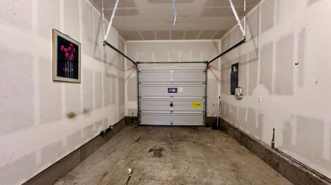 19135 SW Fernshire Ln - Aloha - Oregon - 3 bed, 3 bath rental property