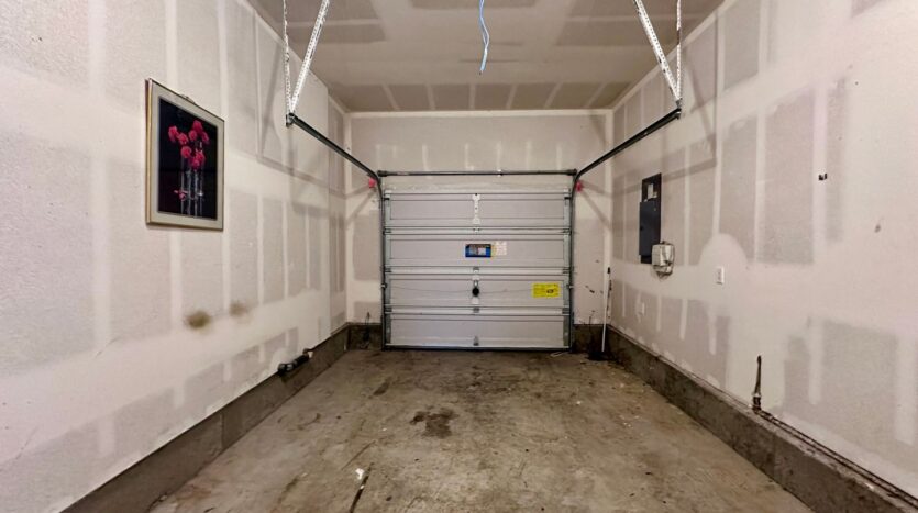 19135 SW Fernshire Ln - Aloha - Oregon - 3 bed, 3 bath rental property