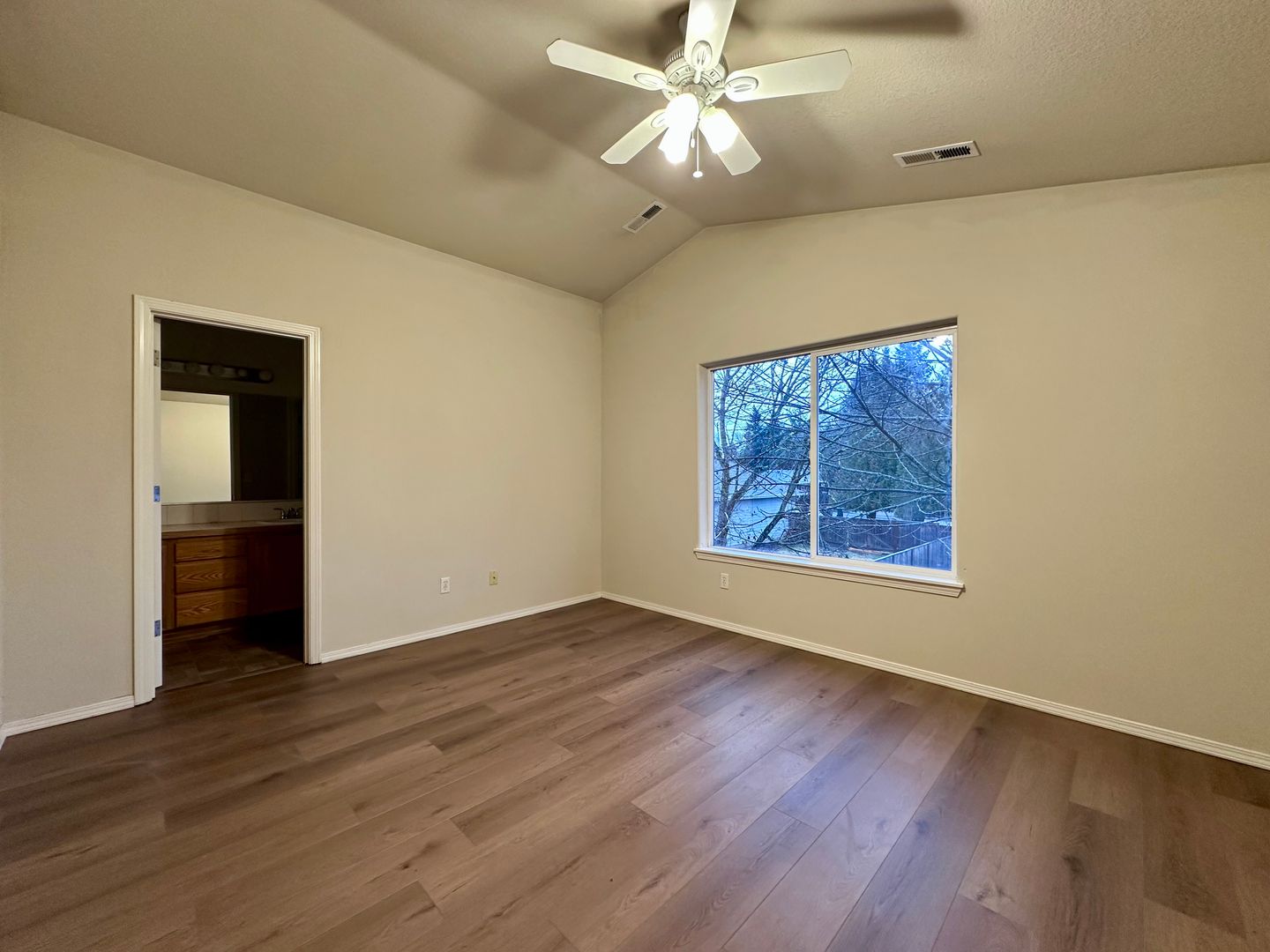 19135 SW Fernshire Ln - Aloha - Oregon - 3 bed, 3 bath rental property