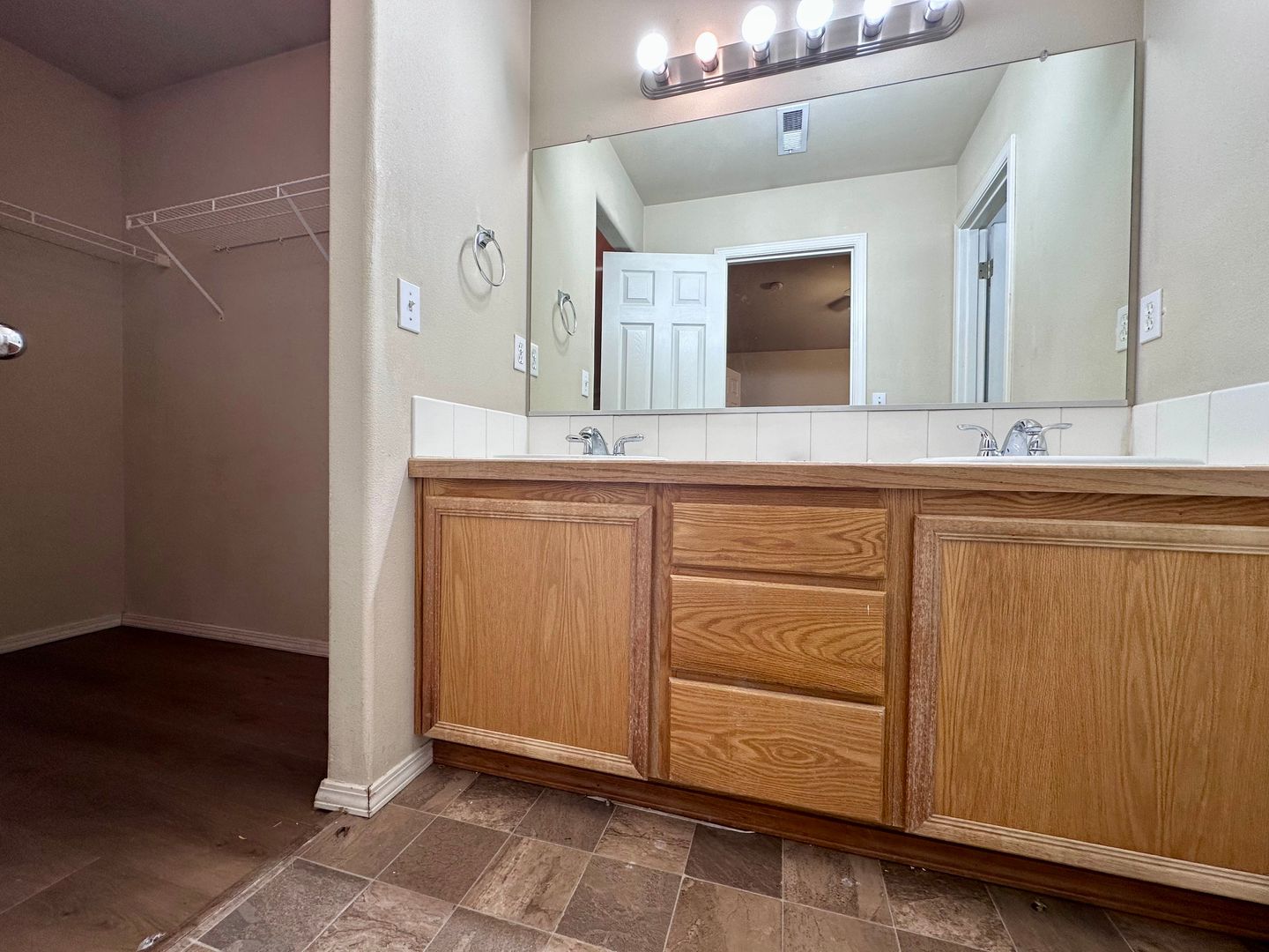 19135 SW Fernshire Ln - Aloha - Oregon - 3 bed, 3 bath rental property