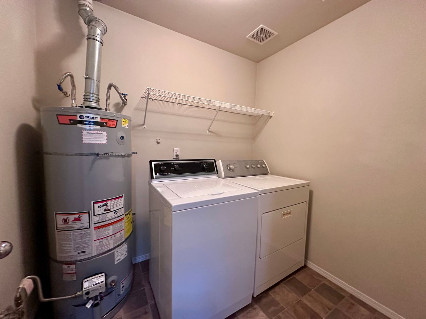 19135 SW Fernshire Ln - Aloha - Oregon - 3 bed, 3 bath rental property