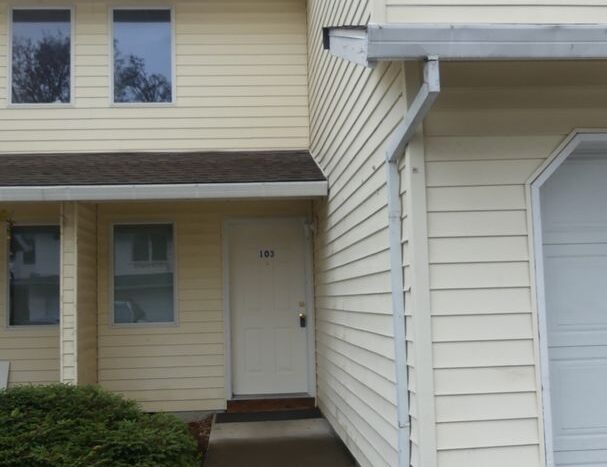 19927 NE Halsey St. - #103 - Portland - Oregon - 3 bed, 2.5 bath rental property