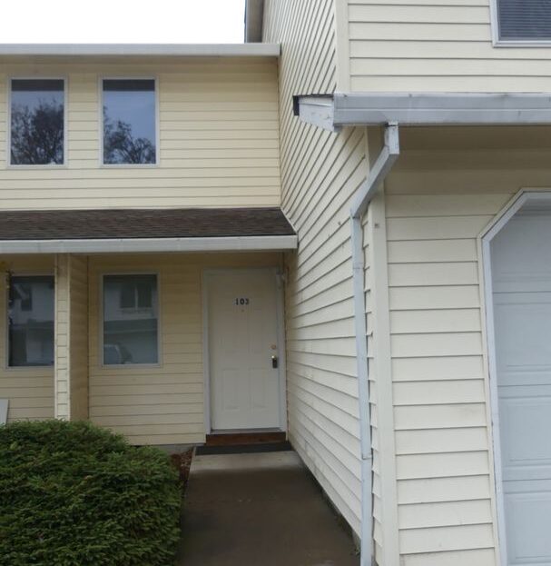 19927 NE Halsey St. - #103 - Portland - Oregon - 3 bed, 2.5 bath rental property