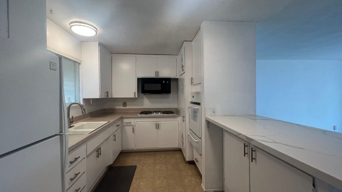 2225 Glenneyre St, #I - Laguna Beach - California - 2 bed, 1 bath rental property