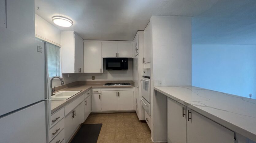 2225 Glenneyre St, #I - Laguna Beach - California - 2 bed, 1 bath rental property