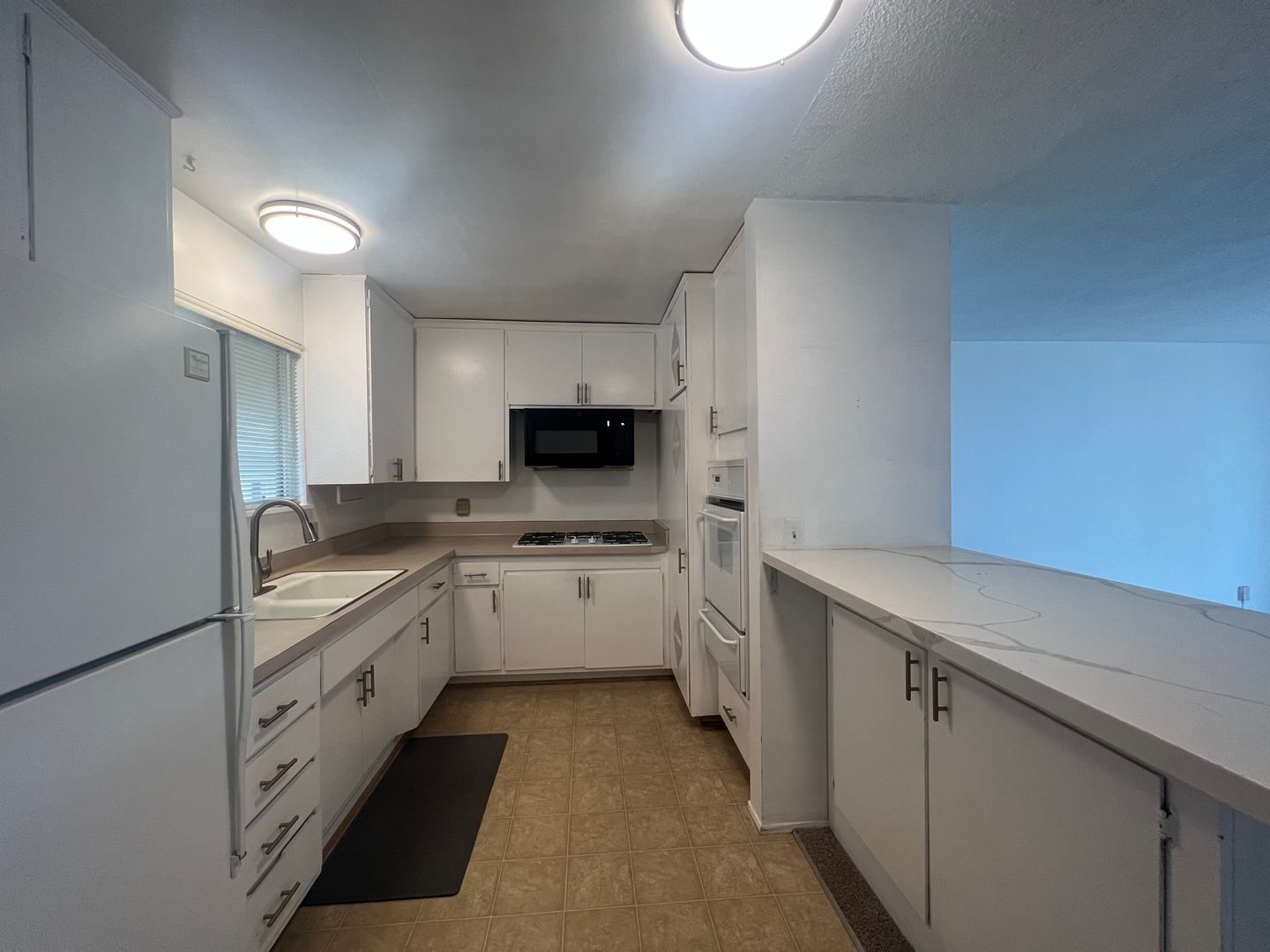 2225 Glenneyre St, #I - Laguna Beach - California - 2 bed, 1 bath rental property
