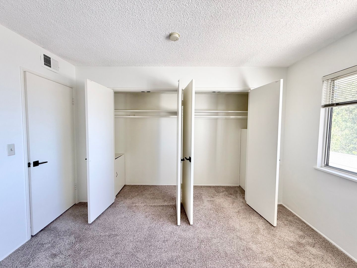 2225 Glenneyre St, #I - Laguna Beach - California - 2 bed, 1 bath rental property