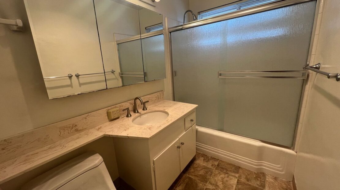 2225 Glenneyre St, #I - Laguna Beach - California - 2 bed, 1 bath rental property