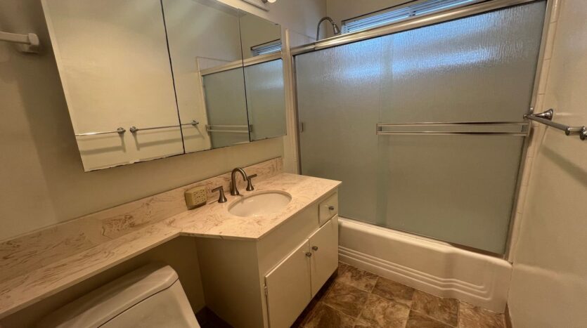 2225 Glenneyre St, #I - Laguna Beach - California - 2 bed, 1 bath rental property