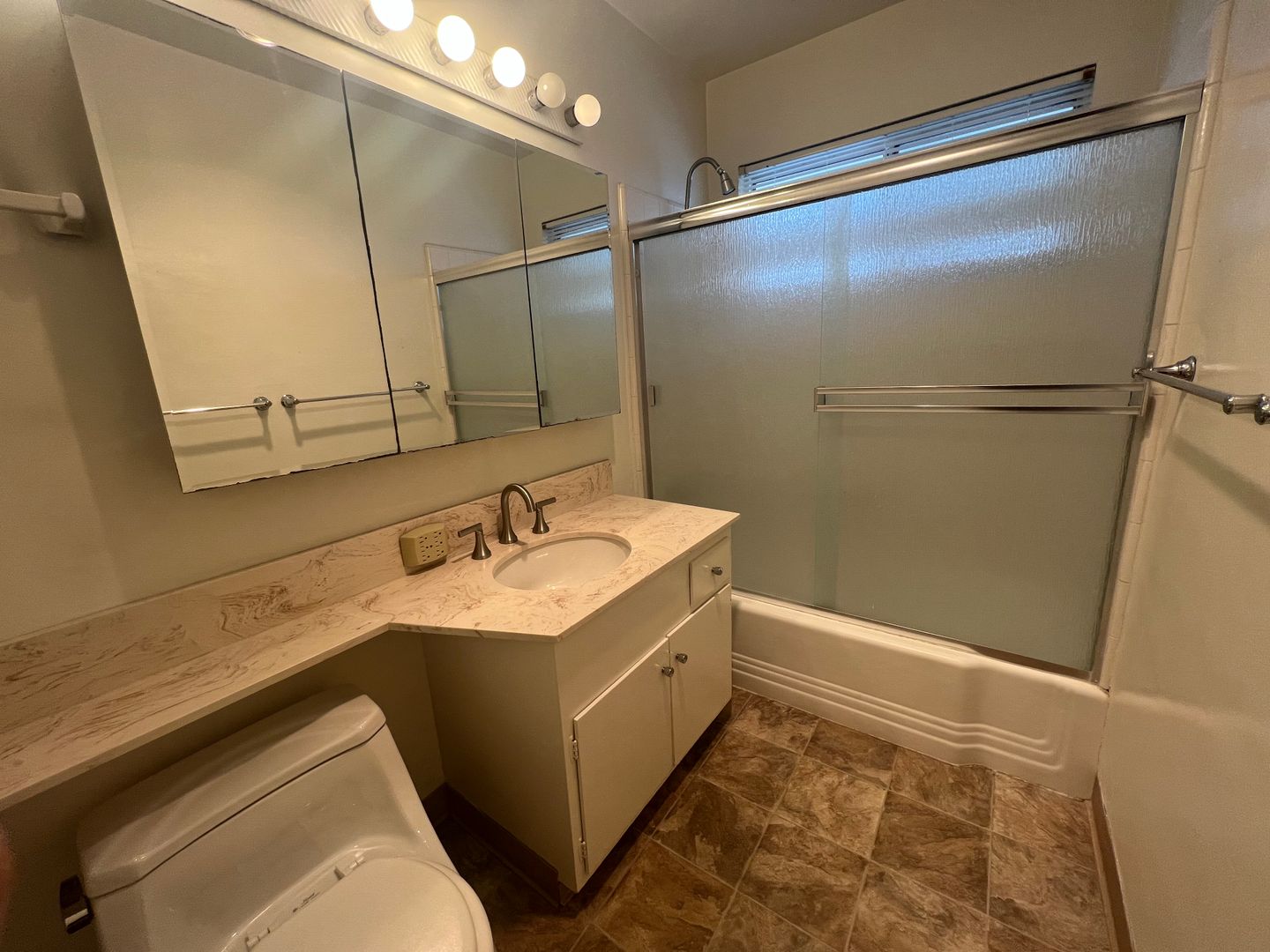 2225 Glenneyre St, #I - Laguna Beach - California - 2 bed, 1 bath rental property