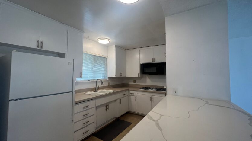 2225 Glenneyre St, #I - Laguna Beach - California - 2 bed, 1 bath rental property