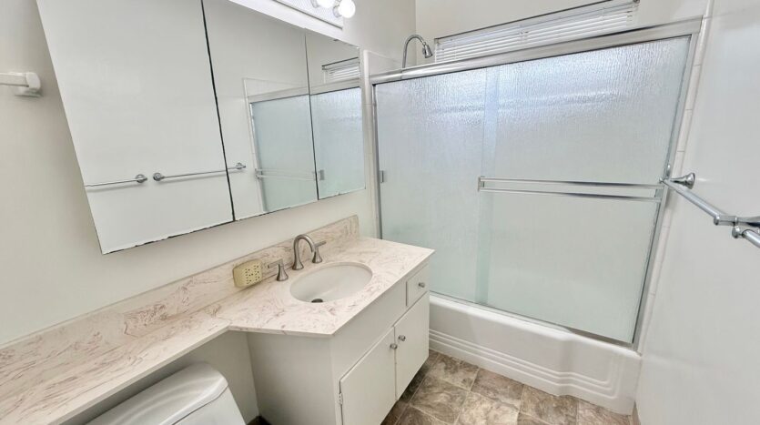 2225 Glenneyre St, #I - Laguna Beach - California - 2 bed, 1 bath rental property