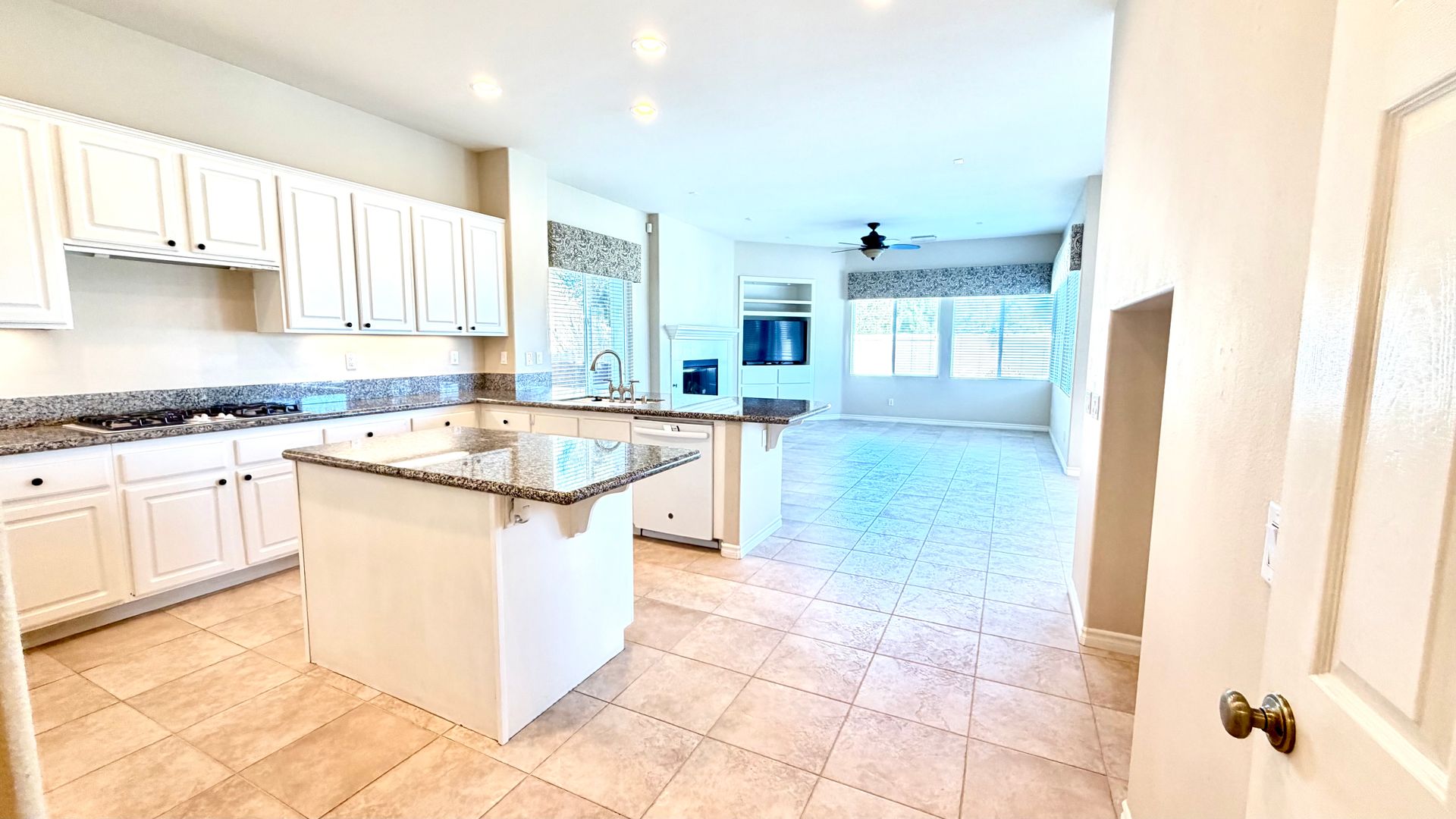 22878 Royal Adelaide - Murrieta - California - 4 bed, 3.5 bath rental property