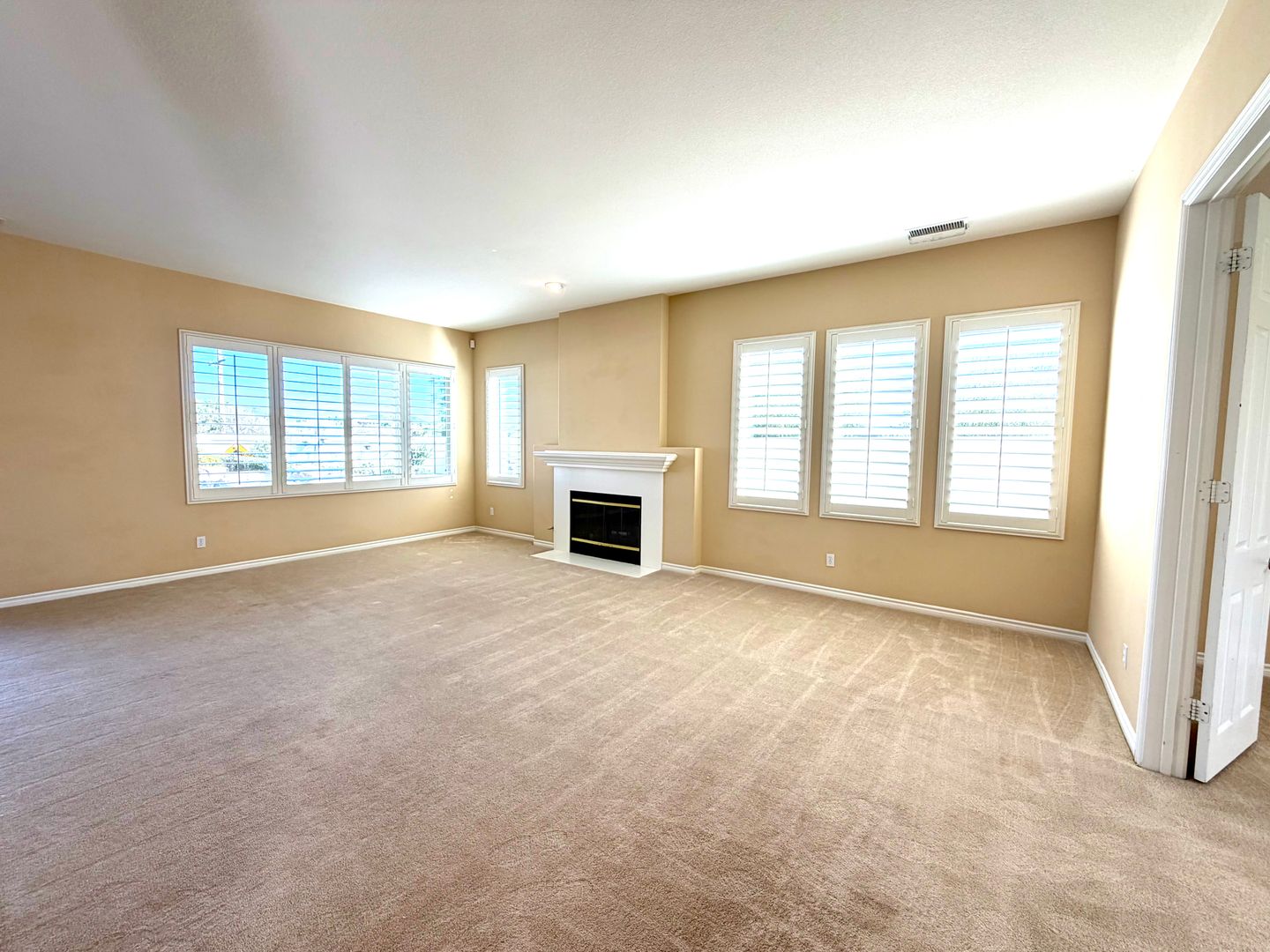 22878 Royal Adelaide - Murrieta - California - 4 bed, 3.5 bath rental property