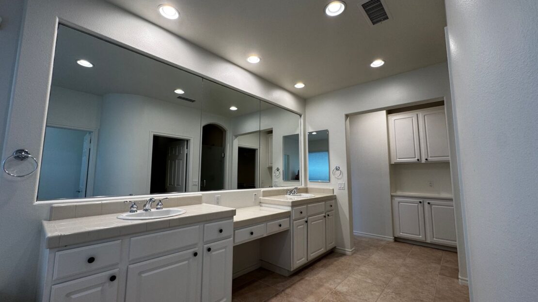 22878 Royal Adelaide - Murrieta - California - 4 bed, 3.5 bath rental property