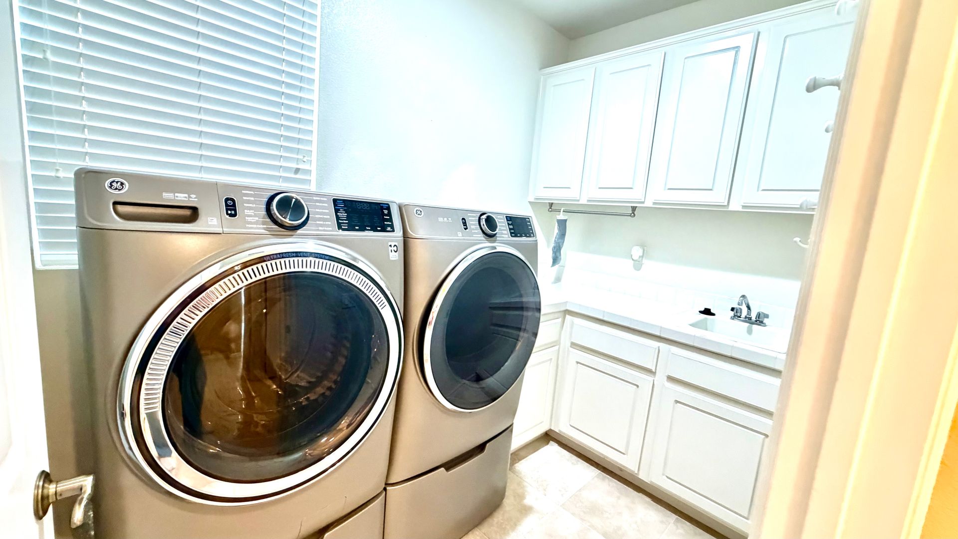 22878 Royal Adelaide - Murrieta - California - 4 bed, 3.5 bath rental property