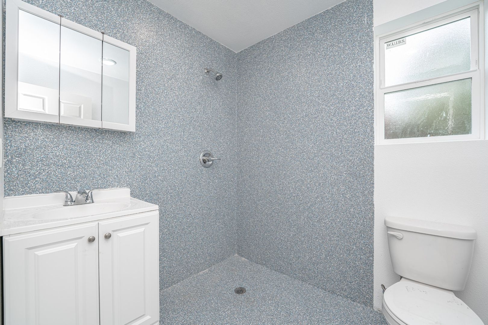 250 E 79th St - 1/2  - Los Angeles - California - 3 bed, 2 bath rental property